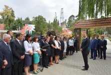 İlham Əliyev Zaqatala şəhərinin tarixi mərkəzinin yenidənqurma və bərpadan sonrakı vəziyyəti ilə tanış olub (FOTO)