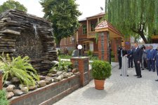 İlham Əliyev Zaqatala şəhərinin tarixi mərkəzinin yenidənqurma və bərpadan sonrakı vəziyyəti ilə tanış olub (FOTO)