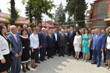 İlham Əliyev Zaqatala şəhərinin tarixi mərkəzinin yenidənqurma və bərpadan sonrakı vəziyyəti ilə tanış olub (FOTO)