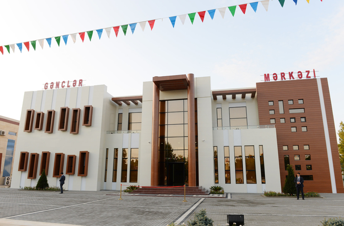 Azərbaycan Prezidenti Ağcabədidə Gənclər Mərkəzinin açılışında iştirak edib (FOTO)