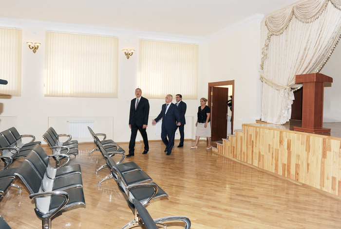 Prezident İlham Əliyev Binəqədi rayonundakı 135 və 248 nömrəli orta məktəblərin binalarının əsaslı təmir və yenidənqurmadan sonrakı vəziyyəti ilə tanış olub (FOTO)