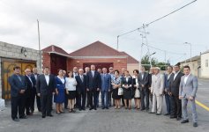 İlham Əliyev Maştağada qəsəbədaxili yollarda aparılan əsaslı təmir və yenidənqurma işləri ilə tanış olub (FOTO)