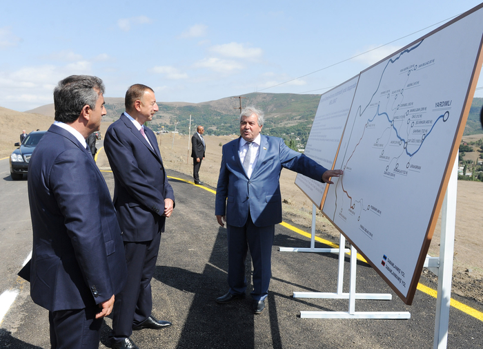 İlham Əliyev Yardımlı-Deman-Arvana avtomobil yolunun 20 kilometrlik hissəsinin açılışında iştirak edib (FOTO)