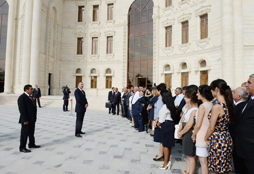 İlham Əliyev Salyanda Heydər Əliyev Mərkəzinin açılışında iştirak edib (FOTO)