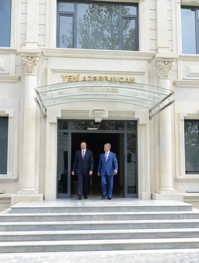 Biləsuvarda Yeni Azərbaycan Partiyası rayon təşkilatının yeni inzibati binası açılıb (FOTO)