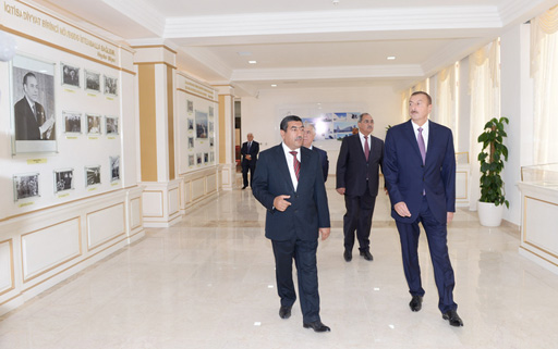 İlham Əliyev Salyanda Heydər Əliyev Mərkəzinin açılışında iştirak edib (FOTO)