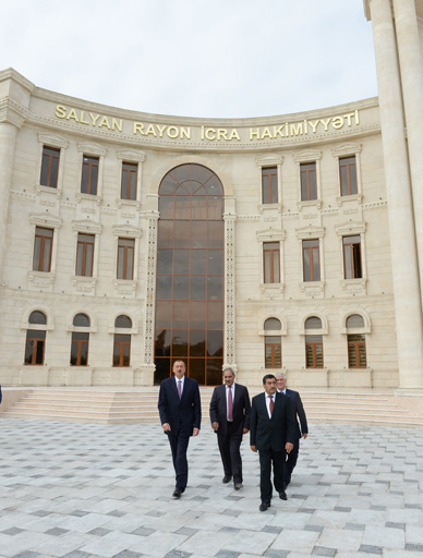 Salyan Rayon İcra Hakimiyyətinin yeni inzibati binası istifadəyə verilib (FOTO)