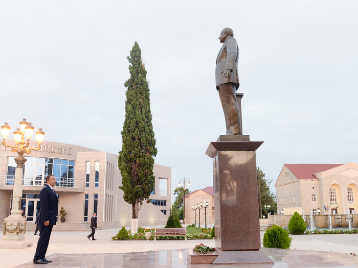 Prezident İlham Əliyev Astara rayonuna səfərə gəlib (FOTO)