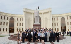 İlham Əliyev Salyanda Heydər Əliyev Mərkəzinin açılışında iştirak edib (FOTO)