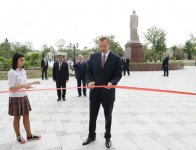 İlham Əliyev Salyanda Heydər Əliyev Mərkəzinin açılışında iştirak edib (FOTO)