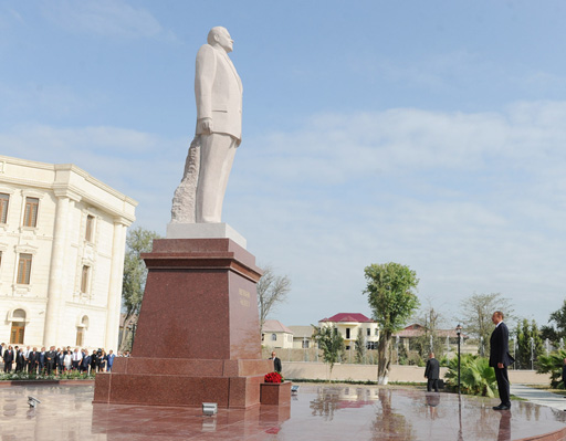 Prezident İlham Əliyev Salyan rayonunda səfərdədir (FOTO)