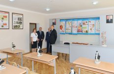 Prezident İlham Əliyev Nəsimi rayonundakı 19 və 240 nömrəli tam orta məktəblərinin əsaslı təmir və yenidənqurma işlərindən sonrakı vəziyyəti ilə tanış olub (FOTO)