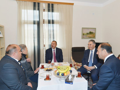Prezident İlham Əliyev Bərdədə 866 məcburi köçkün ailəsi üçün yeni salınmış məhəllə ilə tanış olub (FOTO)