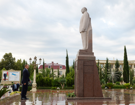 Prezident İlham Əliyev Yevlaxda səfərdədir