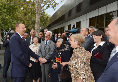 Prezident İlham Əliyev: Azərbaycan artıq dünya miqyasında bir nəqliyyat mərkəzinə çevrilib (FOTO)