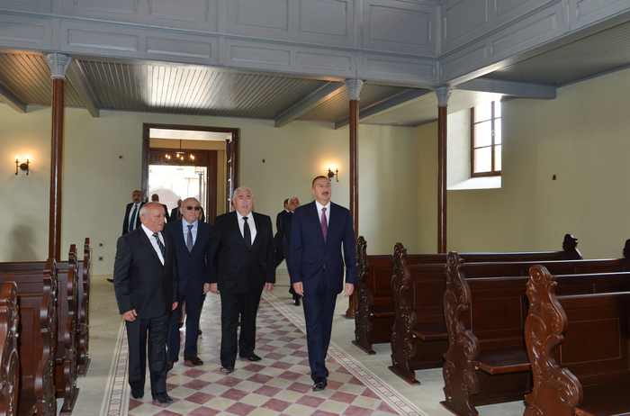 Prezident İlham Əliyev Şəmkirdə Alman Lüteran kilsəsi ilə tanış olub (FOTO)