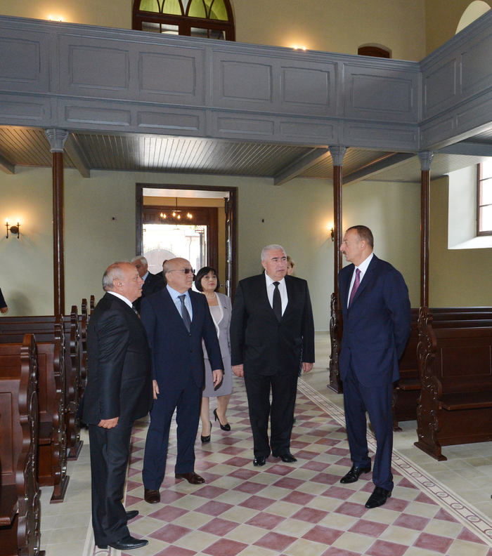 Prezident İlham Əliyev Şəmkirdə Alman Lüteran kilsəsi ilə tanış olub (FOTO)