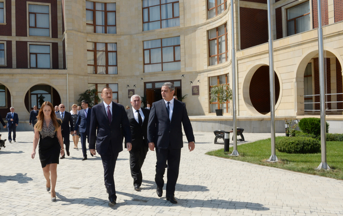 Prezident İlham Əliyev Bakı Oksford məktəbinin Şəmkir filialı ilə tanış olub (FOTO)