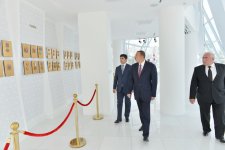 Prezident İlham Əliyev Şəmkirdə Bayraq Meydanı və Bayraq Muzeyi ilə tanış olub (FOTO)