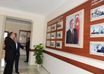 İlham Əliyev Bakıda tam orta ümumtəhsil məktəblərinin əsaslı təmir və yenidənqurmadan sonrakı vəziyyəti ilə tanış olub (FOTO)