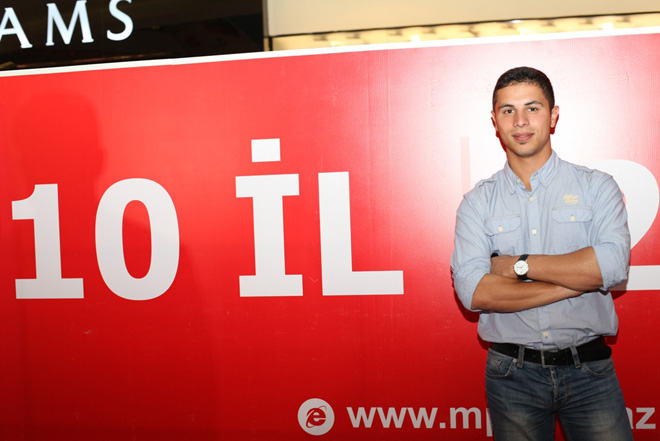 "Mənim Prezidentim" kampaniyası çərçivəsində "Azərbaycanımın inkişafı - 10 il" fotomüsabiqəsinin sərgisi keçirilib (FOTO)