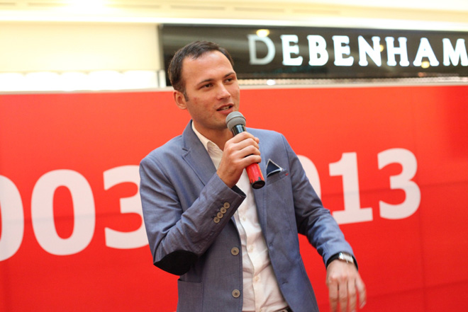 "Mənim Prezidentim" kampaniyası çərçivəsində "Azərbaycanımın inkişafı - 10 il" fotomüsabiqəsinin sərgisi keçirilib (FOTO)