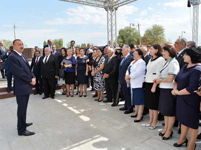 Prezident İlham Əliyev: Heç bir ölkə son 10 il ərzində Azərbaycan qədər inkişaf etməyib və inkişaf etmir (FOTO)
