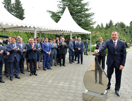 İlham Əliyev Naftalan şəhərinə içməli suyun verilməsi mərasimində iştirak edib (FOTO)