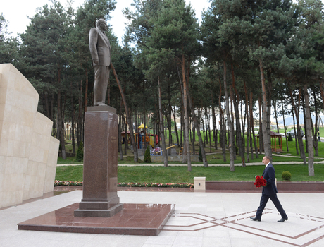 Prezident İlham Əliyev Gədəbəy rayonuna səfərə gəlib (FOTO)