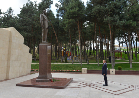 Prezident İlham Əliyev Gədəbəy rayonuna səfərə gəlib (FOTO)