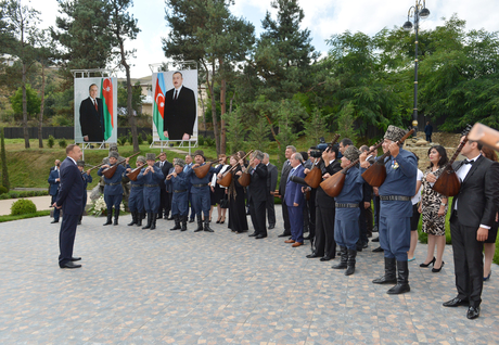 İlham Əliyev Gədəbəy Aşıq Musiqisi Məktəbinin açılışında iştirak edib (FOTO)