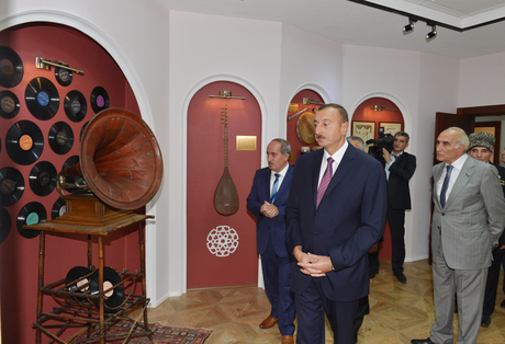 İlham Əliyev Gədəbəy Aşıq Musiqisi Məktəbinin açılışında iştirak edib (FOTO)