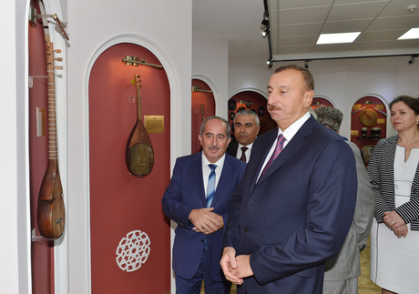 İlham Əliyev Gədəbəy Aşıq Musiqisi Məktəbinin açılışında iştirak edib (FOTO)