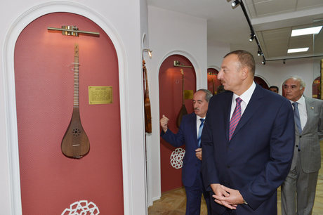 İlham Əliyev Gədəbəy Aşıq Musiqisi Məktəbinin açılışında iştirak edib (FOTO)