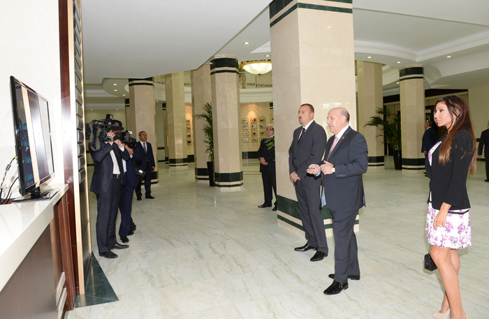 Prezident İlham Əliyev və xanımı Azərbaycan Tibb Universitetinin Tədris-Cərrahiyyə Klinikasının açılışında iştirak ediblər (FOTO)