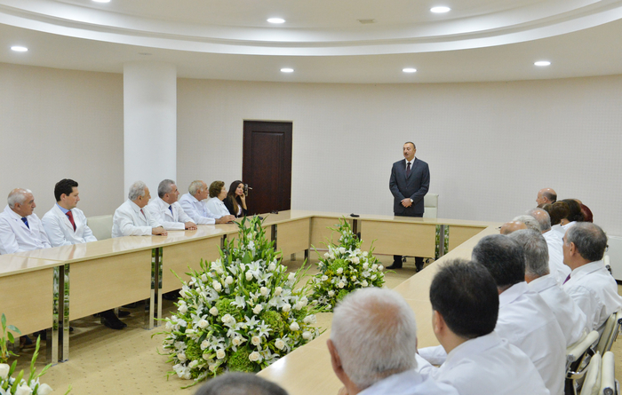 Prezident İlham Əliyev və xanımı Azərbaycan Tibb Universitetinin Tədris-Cərrahiyyə Klinikasının açılışında iştirak ediblər (FOTO)