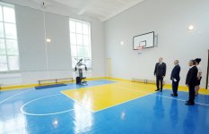 Prezident İlham Əliyev Bakının Sabunçu rayonunda orta məktəblərin əsaslı təmir və yenidənqurmadan sonrakı vəziyyəti ilə tanış olub (FOTO)