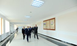Prezident İlham Əliyev Bakının Sabunçu rayonunda orta məktəblərin əsaslı təmir və yenidənqurmadan sonrakı vəziyyəti ilə tanış olub (FOTO)