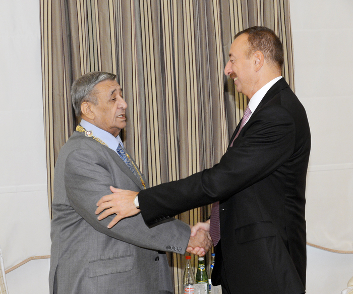 Prezident xalq artisti Arif Məlikova "Heydər Əliyev" ordeni təqdim edib (ƏLAVƏ OLUNUB) (FOTO)