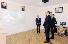İlham Əliyev Xətai rayonunda bəzi orta məktəb binalarının əsaslı təmir və yenidənqurmadan sonrakı vəziyyəti ilə tanış olub (FOTO)