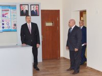 İlham Əliyev Xətai rayonunda bəzi orta məktəb binalarının əsaslı təmir və yenidənqurmadan sonrakı vəziyyəti ilə tanış olub (FOTO)