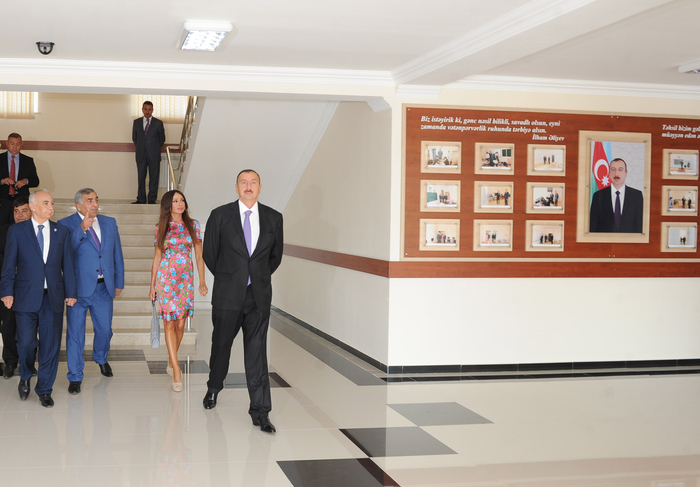 Azərbaycan Prezidenti və xanımı Bakının bəzi orta məktəblərinin binalarının əsaslı yenidənqurmadan sonrakı vəziyyəti ilə tanış olublar (FOTO)