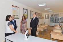 Azərbaycan Prezidenti və xanımı Bakının bəzi orta məktəblərinin binalarının əsaslı yenidənqurmadan sonrakı vəziyyəti ilə tanış olublar (FOTO)