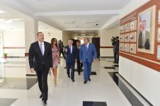 Azərbaycan Prezidenti və xanımı Bakının bəzi orta məktəblərinin binalarının əsaslı yenidənqurmadan sonrakı vəziyyəti ilə tanış olublar (FOTO)