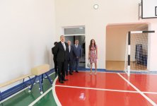 Azərbaycan Prezidenti və xanımı Bakının bəzi orta məktəblərinin binalarının əsaslı yenidənqurmadan sonrakı vəziyyəti ilə tanış olublar (FOTO)