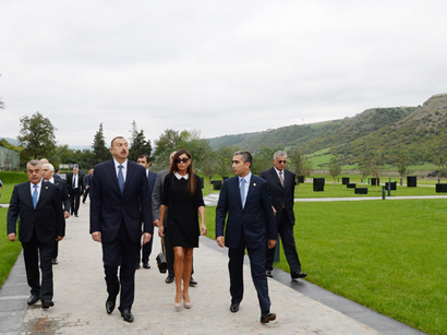 Azərbaycan Prezidenti və xanımı Quba Soyqırımı Memorial Kompleksinin açılışında iştirak ediblər (FOTO)