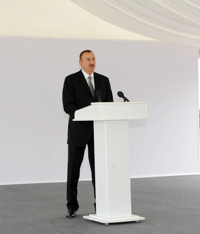 Prezident İlham Əliyev: Azərbaycanın uğurlu neft-qaz siyasəti artıq nəinki bölgə ölkələrində, eyni zamanda, Avropa qitəsində enerji məsələlərinin həllinə də öz töhfəsini verəcək (FOTO)