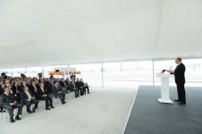 Prezident İlham Əliyev: Azərbaycanın uğurlu neft-qaz siyasəti artıq nəinki bölgə ölkələrində, eyni zamanda, Avropa qitəsində enerji məsələlərinin həllinə də öz töhfəsini verəcək (FOTO)