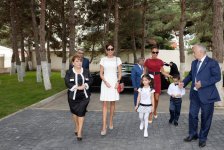 Mehriban Əliyeva Bakının Xəzər rayonunda körpələr evi-uşaq bağçalarının və poliklinikanın açılışında iştirak edib (ƏLAVƏ OLUNUB-2) (FOTO)