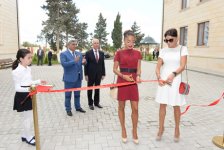 Mehriban Əliyeva Bakının Xəzər rayonunda körpələr evi-uşaq bağçalarının və poliklinikanın açılışında iştirak edib (ƏLAVƏ OLUNUB-2) (FOTO)